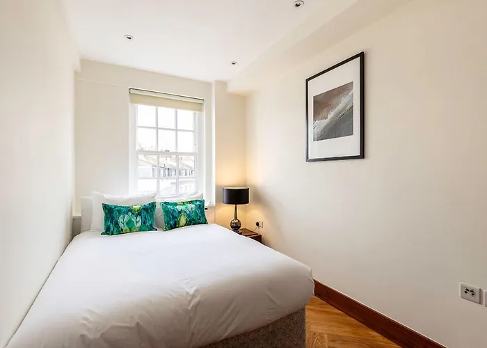 Colourful South Kensington Home